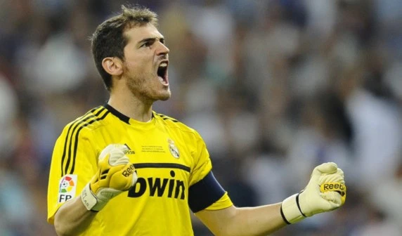 لا يزال كاسياس مع ريال مدريد منذ 13 عاماً لا يزال كاسياس مع ريال مدريد منذ 13 عاماً