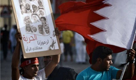 من التظاهرات المطالبة بالإفراج عن المعتقلين من التظاهرات المطالبة بالإفراج عن المعتقلين