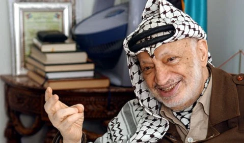 تقرير تعدّه صحيفة "الدايلي ميل" عن وفاة الرئيس الفلسطيني ياسر عرفات تقرير تعدّه صحيفة "الدايلي ميل" عن وفاة الرئيس الفلسطيني ياسر عرفات