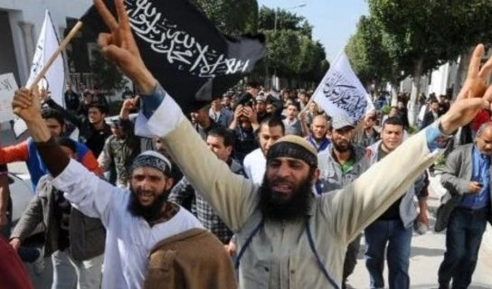 سلفيون خلال إحدى التظاهرات سلفيون خلال إحدى التظاهرات