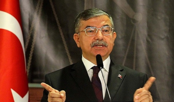 دافع وزير الدفاع التركي عصمت يلماظ عن خيار بلاده شراء صواريخ بعيدة المدى صينية الصنع دافع وزير الدفاع التركي عصمت يلماظ عن خيار بلاده شراء صواريخ بعيدة المدى صينية الصنع