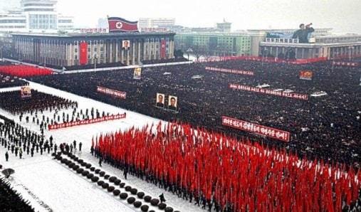 بيونغ يانغ تهدد واشنطن وسيول وترفع الجهوزية الحربية بيونغ يانغ تهدد واشنطن وسيول وترفع الجهوزية الحربية