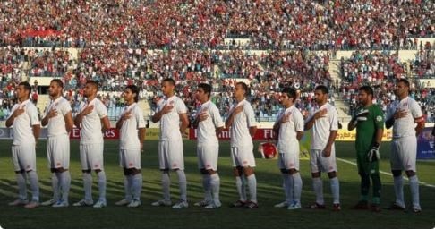 الجمهور اللبناني خائب من لاعبيه "الخونة" الجمهور اللبناني خائب من لاعبيه "الخونة"