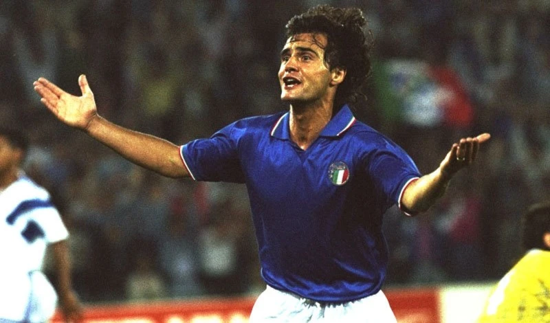 نجم إيطاليا السابق جوسيبي جانيني الذي عين مدرباً لمنتخب لبنان نجم إيطاليا السابق جوسيبي جانيني الذي عين مدرباً لمنتخب لبنان