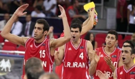 إيران على بعد خطوة من التتويج الآسيوي وتتأهل إلى كأس العالم إيران على بعد خطوة من التتويج الآسيوي وتتأهل إلى كأس العالم