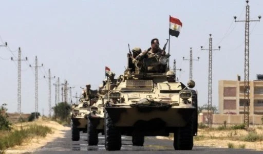 دوريات للجيش المصري عند معبر رفح بعد مقتل خلية للجهاد العالمي دوريات للجيش المصري عند معبر رفح بعد مقتل خلية للجهاد العالمي