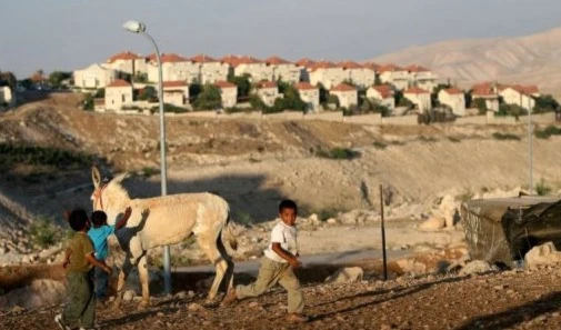 الموافقة الأولية لبناء هذه المنازل سيعقّد عملية مفاوضات السلام مع الفلسطينيين الموافقة الأولية لبناء هذه المنازل سيعقّد عملية مفاوضات السلام مع الفلسطينيين