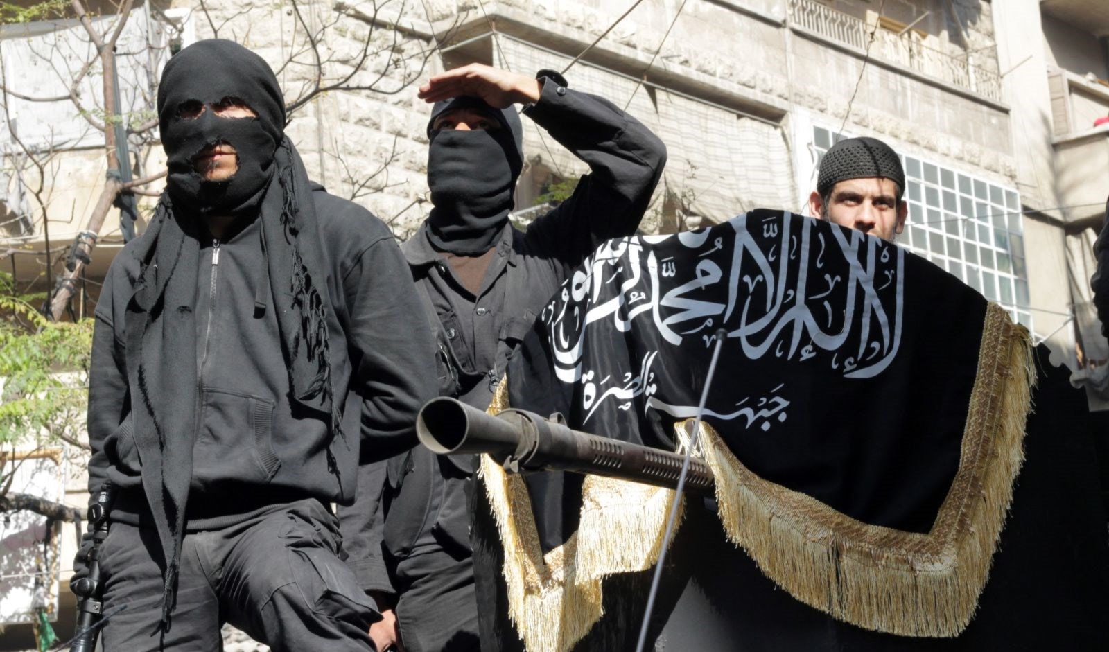 نقلت الصحيفة رسالة تطمين من "مجلس المعارضة السوري" نقلت الصحيفة رسالة تطمين من "مجلس المعارضة السوري"