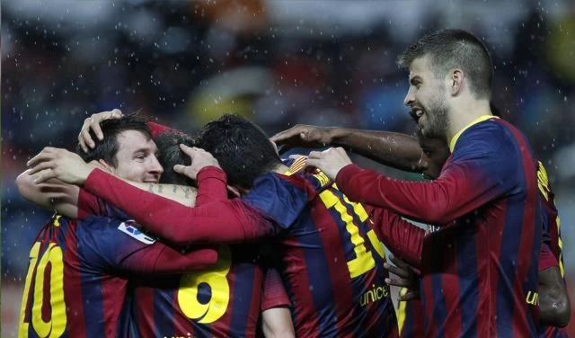 فرحة لاعبي برشلونة بأحد هدفي ميسي فرحة لاعبي برشلونة بأحد هدفي ميسي