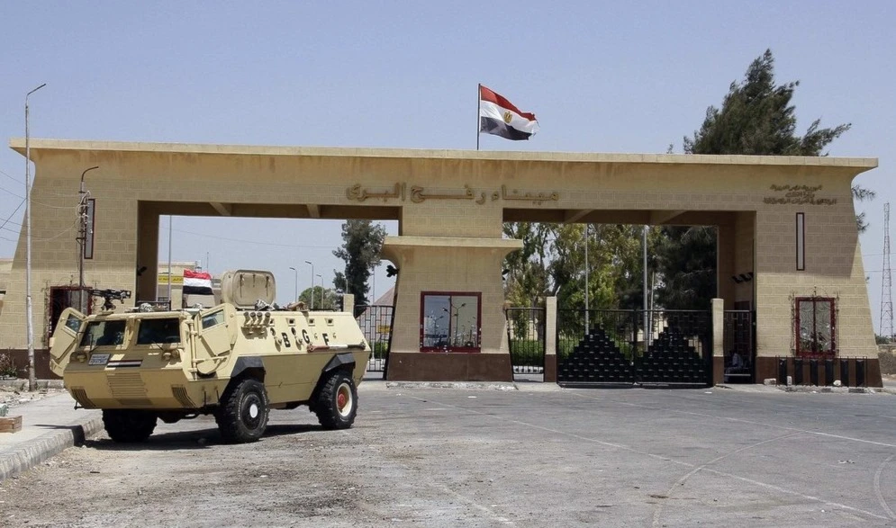 عدم مبادرة مصر لفتح المعبر منذ بدء العدوان أثار انتقادات عدم مبادرة مصر لفتح المعبر منذ بدء العدوان أثار انتقادات