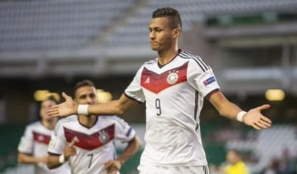 إكتسح المنتخب الألماني نظيره النمسوي 4-0 في نصف النهائي إكتسح المنتخب الألماني نظيره النمسوي 4-0 في نصف النهائي