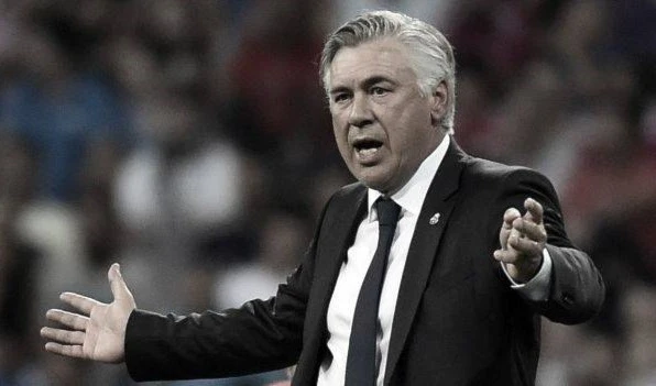 أنشيلوتي خلال اللقاء أمام أتلتيكو مدريد أنشيلوتي خلال اللقاء أمام أتلتيكو مدريد