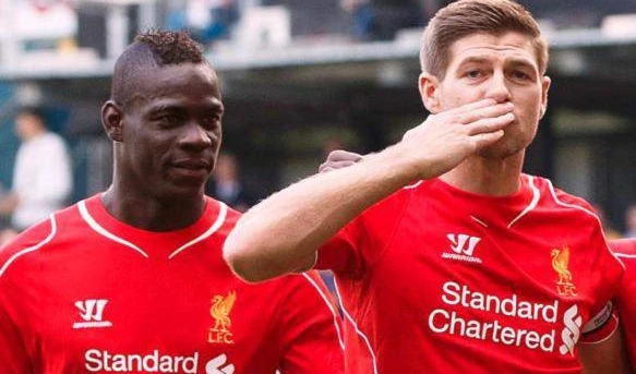 ستيفن جيرارد وماريو بالوتيللي ستيفن جيرارد وماريو بالوتيللي