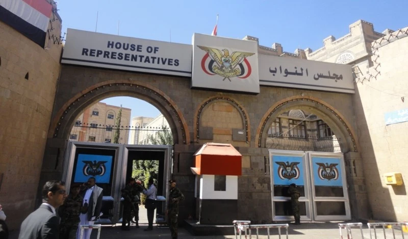 مصادر برلمانية تعزو التأجيل إلى إفساح المجال لإنضاج المشاورات الجارية مصادر برلمانية تعزو التأجيل إلى إفساح المجال لإنضاج المشاورات الجارية