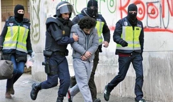 المغربيين كانا يتوعدان في شريط فيديو بتنفيذ عمليات إرهابية داخل المملكة المغربيين كانا يتوعدان في شريط فيديو بتنفيذ عمليات إرهابية داخل المملكة