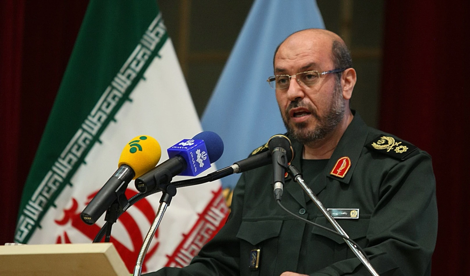 دهقان: نبحث مع الروس تزويدنا بطهران سوخوي الحديثة دهقان: نبحث مع الروس تزويدنا بطهران سوخوي الحديثة
