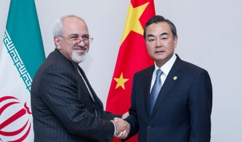 ايران والصين تتفقان على تعزيز العلاقات بينهما السياسية والاقتصادية ايران والصين تتفقان على تعزيز العلاقات بينهما السياسية والاقتصادية