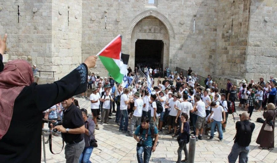 الفصائل الفلسطينية تدين الاعتداءات على المسجد الأقصى الفصائل الفلسطينية تدين الاعتداءات على المسجد الأقصى