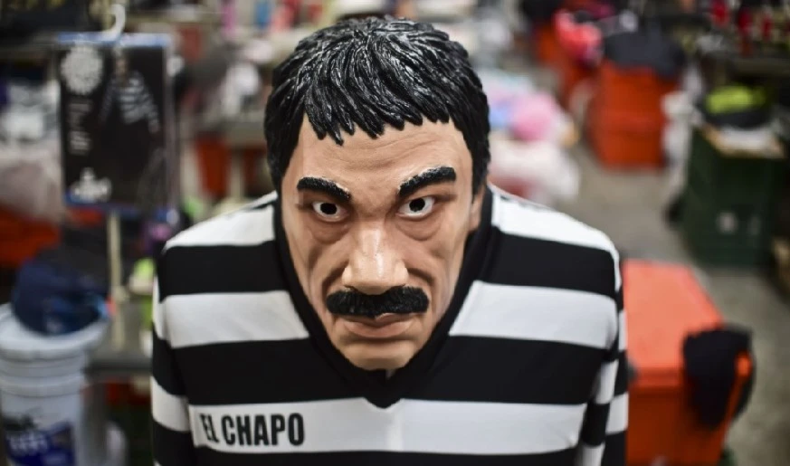قناع تشبيهي بـ El Pacho قناع تشبيهي بـ El Pacho