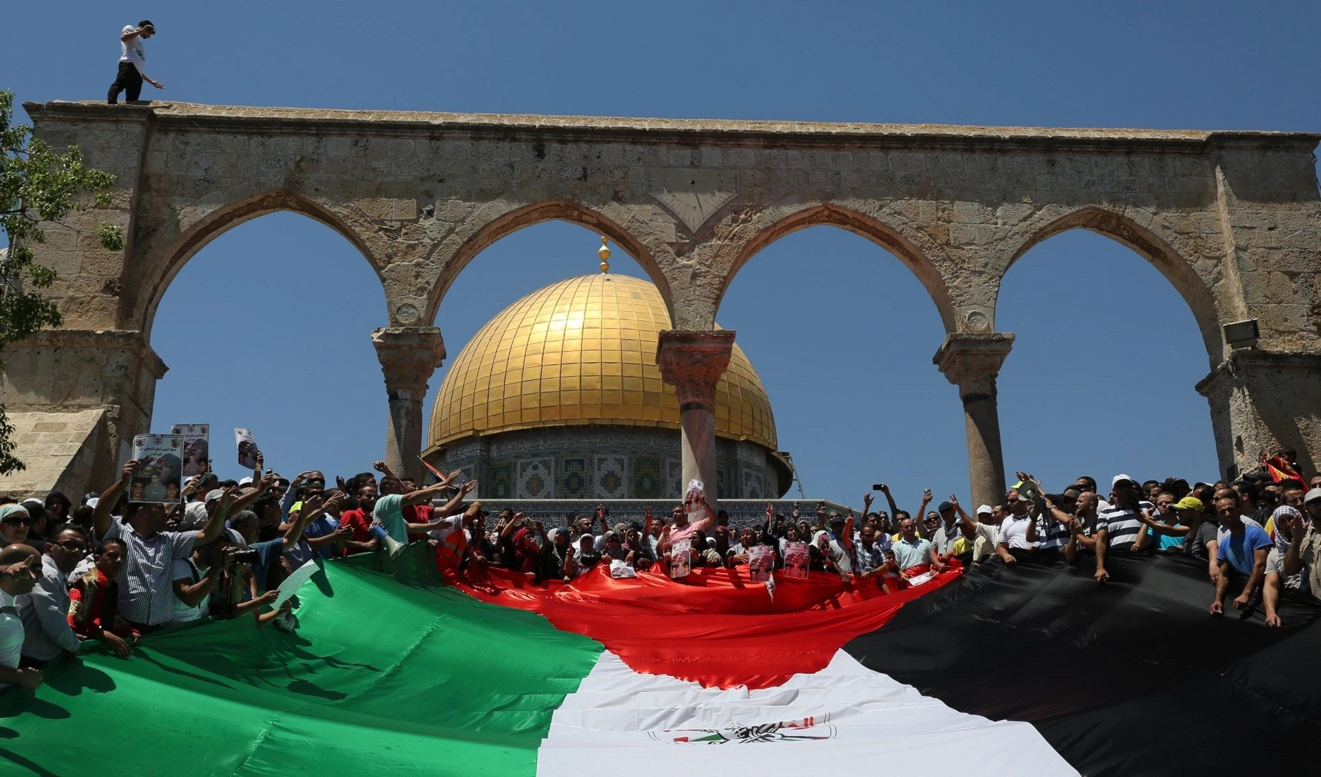 شخصيات فلسطينية تعلن العام الحاليّ عام التضامن مع القدس المحتلة شخصيات فلسطينية تعلن العام الحاليّ عام التضامن مع القدس المحتلة