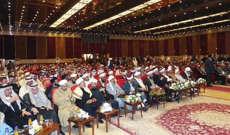 يشارك في المؤتمر رجال دين وشيوخ عشائر من العراق يشارك في المؤتمر رجال دين وشيوخ عشائر من العراق