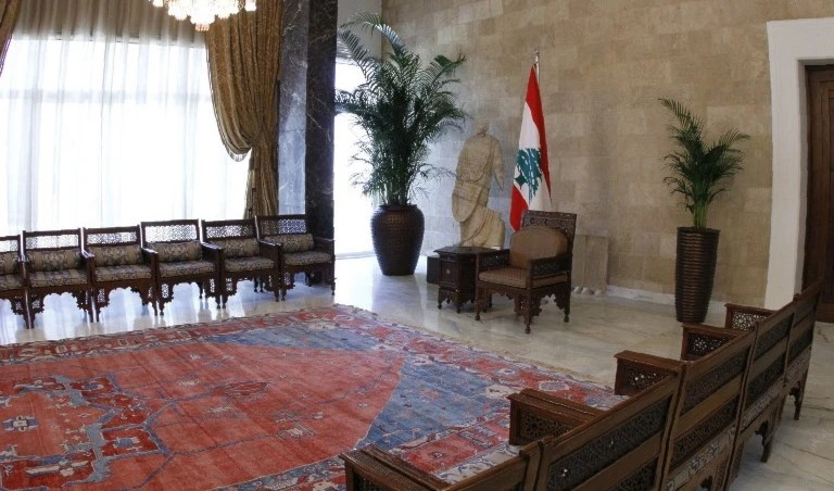 كرسي الرئيس في بعبدا بانتظار انتخاب العماد ميشال عون (أ ف ب) كرسي الرئيس في بعبدا بانتظار انتخاب العماد ميشال عون (أ ف ب)