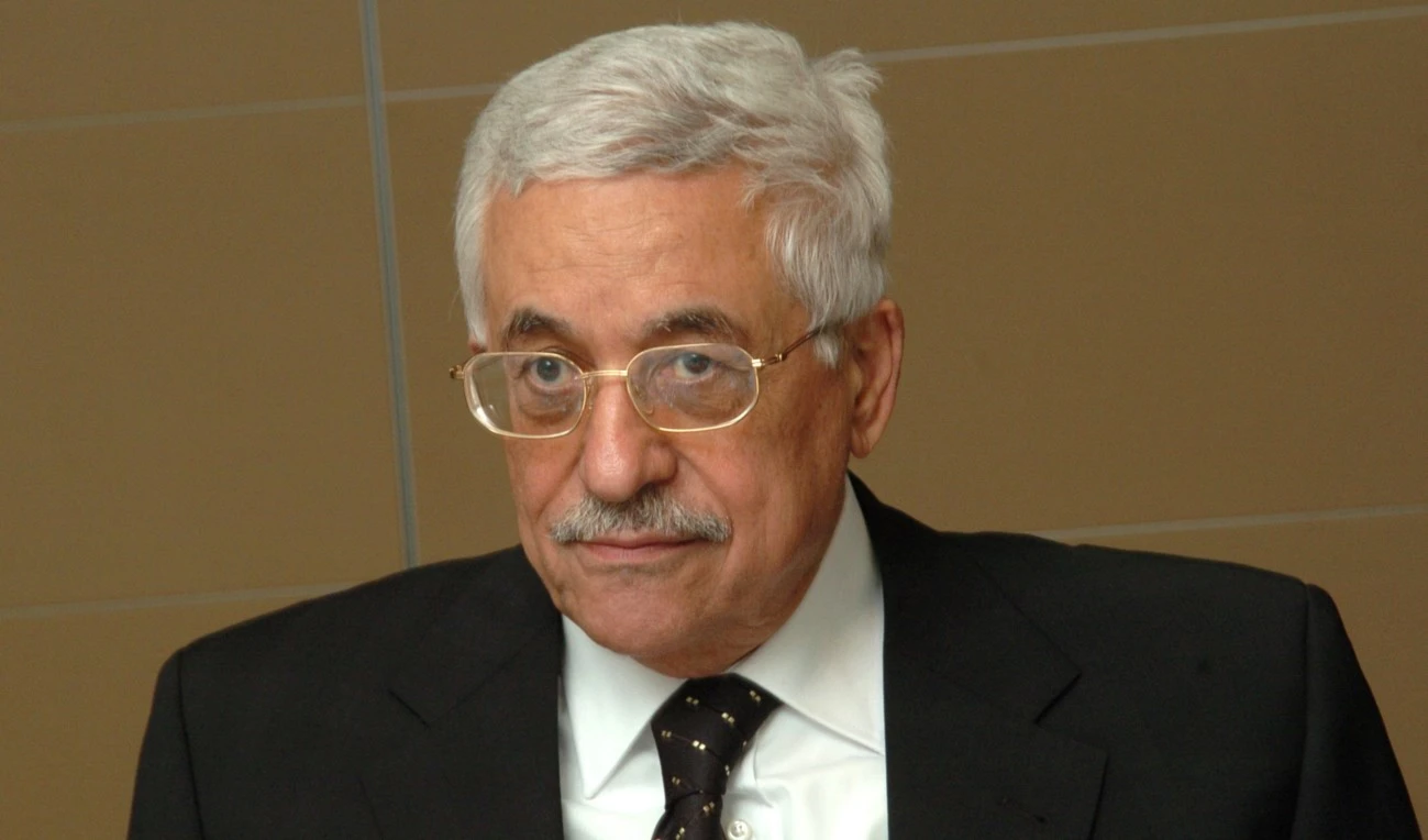 الرئيس الفلسطيني أُدخل إلى المستشفى لإجراء "فحوصات طبية روتينية" الرئيس الفلسطيني أُدخل إلى المستشفى لإجراء "فحوصات طبية روتينية"