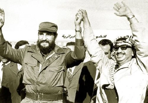 حين كان يشعر الرئيس الراحل ياسر عرفات بالضيق كان يتوجه إلى كاسترو حيث الشحذ الثوري حين كان يشعر الرئيس الراحل ياسر عرفات بالضيق كان يتوجه إلى كاسترو حيث الشحذ الثوري