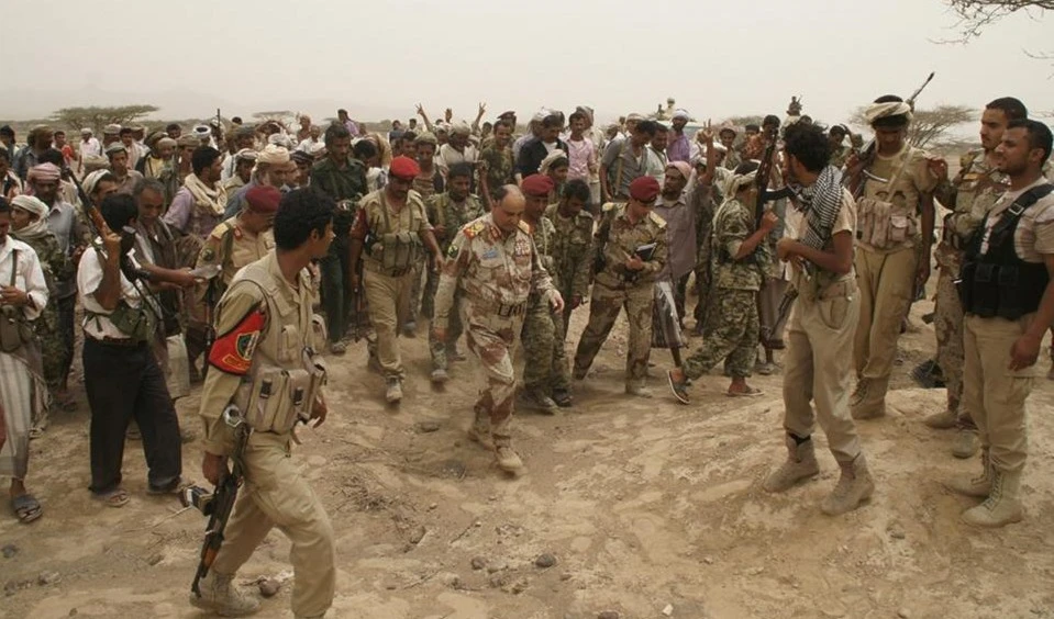تحتدم المعارك في فرضة نهْم بين الجيش وقوات التحالف السعودي تحتدم المعارك في فرضة نهْم بين الجيش وقوات التحالف السعودي