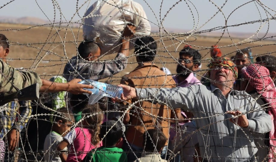 أوغلو: تركيا لن تغلق حدودها أمام اللاجئين أوغلو: تركيا لن تغلق حدودها أمام اللاجئين