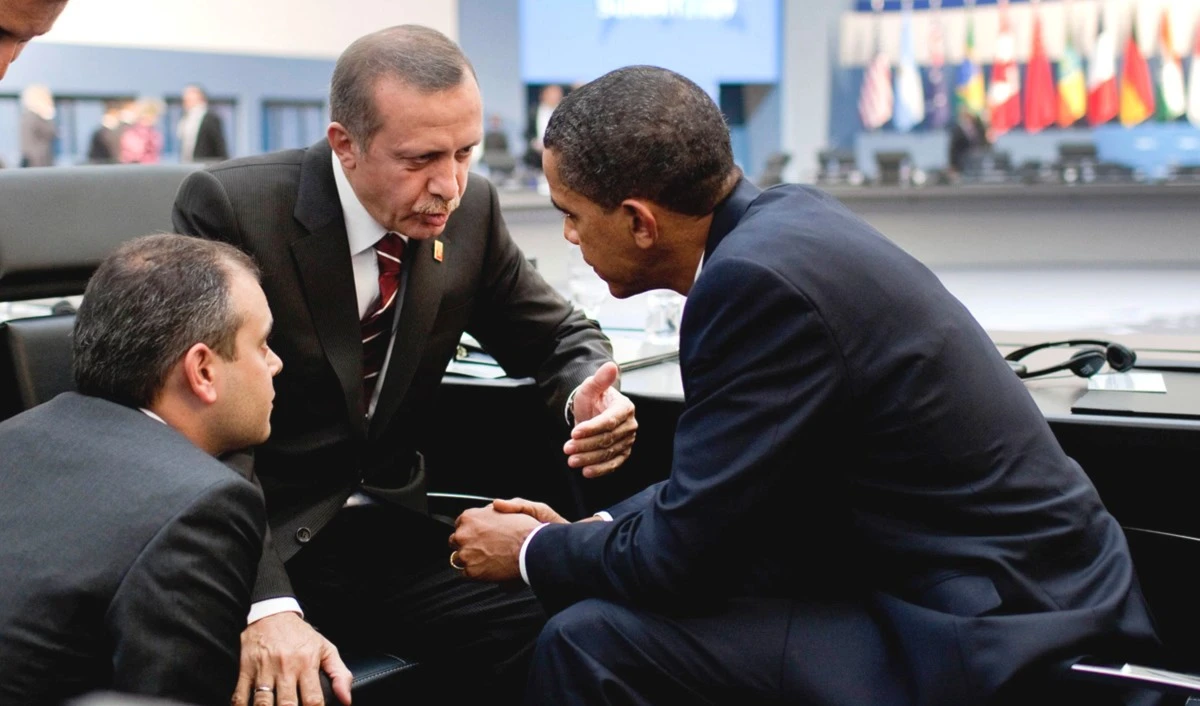 نظرة أوباما إلى أردوغان.. من نموذج للقائد المعتدل إلى رمز للفشل والاستبداد نظرة أوباما إلى أردوغان.. من نموذج للقائد المعتدل إلى رمز للفشل والاستبداد