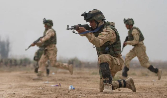 الجيش العراقي يصل إلى محيط قرى المجمعات السكنية على مشارف تقاطع الشرقاط الجيش العراقي يصل إلى محيط قرى المجمعات السكنية على مشارف تقاطع الشرقاط