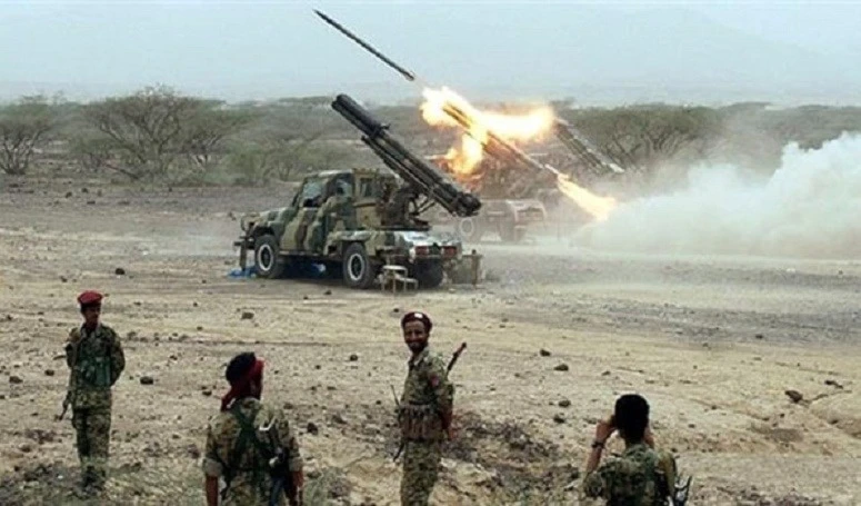 الجيش اليمني يستهدف مواقع عسكرية سعودية في نجران وجيزان الجيش اليمني يستهدف مواقع عسكرية سعودية في نجران وجيزان
