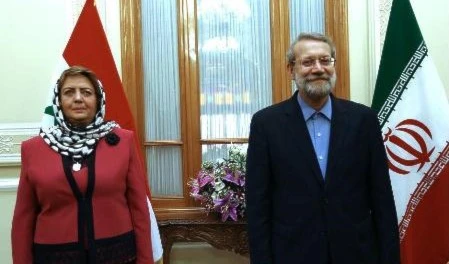 عباس: القوات الأميركية وجّهت داعش لمهاجمة الجيش السوري بعد تنفيذ الغارات على مواقعه في دير الزور عباس: القوات الأميركية وجّهت داعش لمهاجمة الجيش السوري بعد تنفيذ الغارات على مواقعه في دير الزور