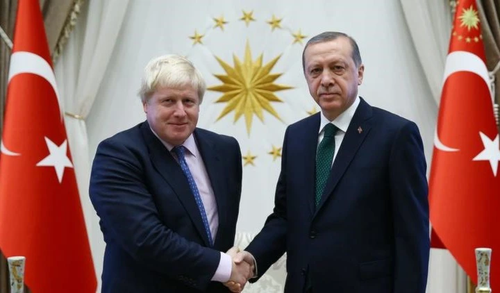 جونسون التقى أردوغان في القصر الرئاسي التركي. جونسون التقى أردوغان في القصر الرئاسي التركي.