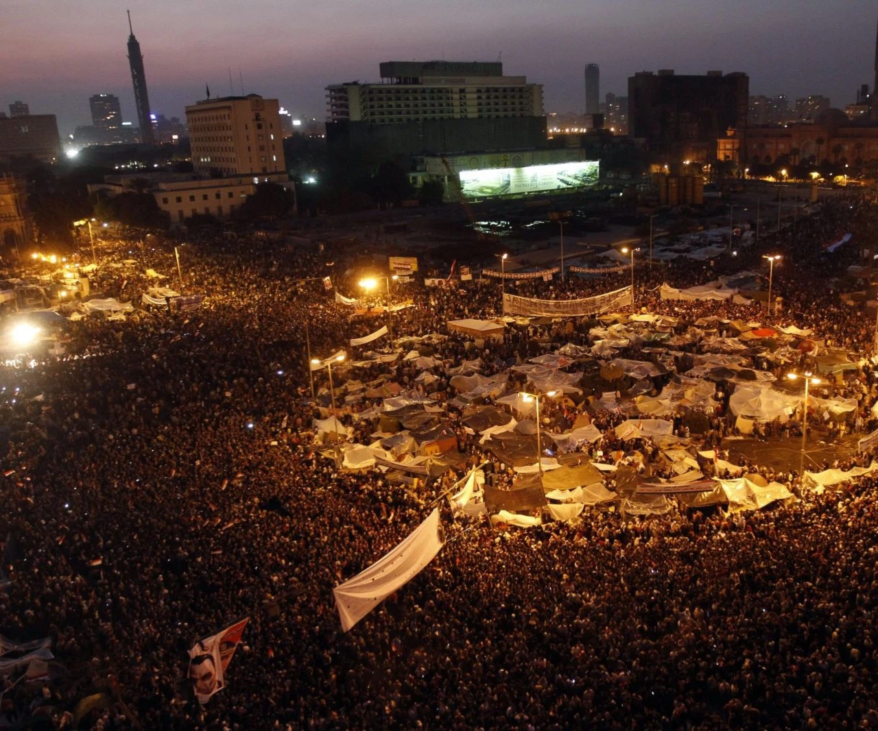 ثورة يناير "المتلفزة ".. لماذا فشلت في الوصول إلى الحكم؟ ثورة يناير "المتلفزة ".. لماذا فشلت في الوصول إلى الحكم؟