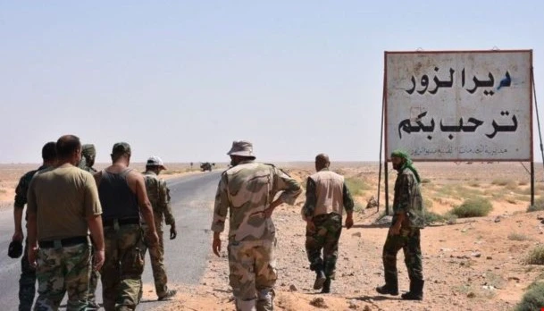 مصادر أهلية: فرار مجموعات جديدة من داعش بريف دير الزور الجنوبي الشرقي مصادر أهلية: فرار مجموعات جديدة من داعش بريف دير الزور الجنوبي الشرقي
