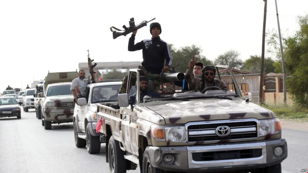 26 شخصاً على الأقل لقوا حتفهم وأصيب 170 آخرون في القتال الذي دام نحو أسبوعين 26 شخصاً على الأقل لقوا حتفهم وأصيب 170 آخرون في القتال الذي دام نحو أسبوعين