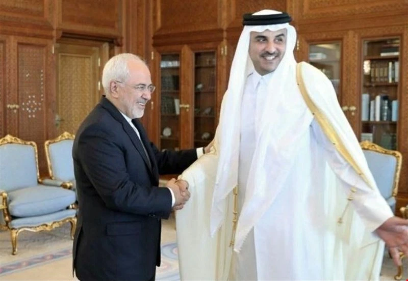 ظريف يبحث مع أمير قطر العلاقات الثنائية والقضايا الإقليمية ظريف يبحث مع أمير قطر العلاقات الثنائية والقضايا الإقليمية