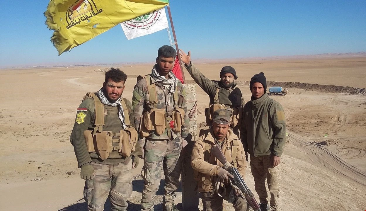 مدفعية الحشد تستهدف مواقع داعش في عمق البادية مدفعية الحشد تستهدف مواقع داعش في عمق البادية