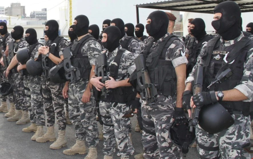 اعترف الموقوف بتولي قيادة مجموعة مؤلفة من عشرين مقاتلاً، شاركوا في القتال ضد الجيش اللبناني بين العامين 2014 و 2016 اعترف الموقوف بتولي قيادة مجموعة مؤلفة من عشرين مقاتلاً، شاركوا في القتال ضد الجيش اللبناني بين العامين 2014 و 2016