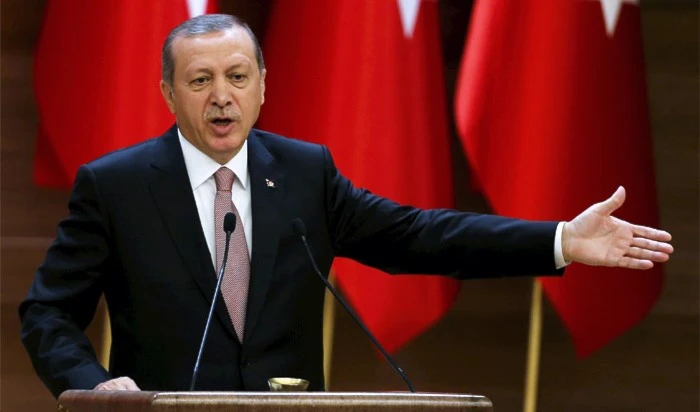 في حال إقرار القانون في الاستفتاء فقد يمهّد ذلك لأردوغان البقاء في منصبه حتى عام 2029 في حال إقرار القانون في الاستفتاء فقد يمهّد ذلك لأردوغان البقاء في منصبه حتى عام 2029