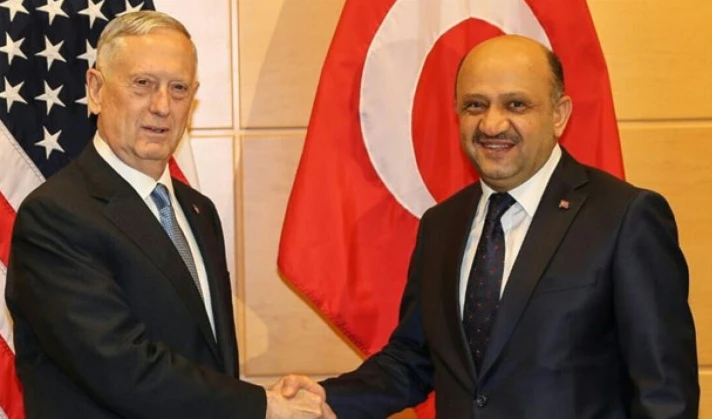 وزير الدفاع التركي مع نظيره الأميركي وزير الدفاع التركي مع نظيره الأميركي