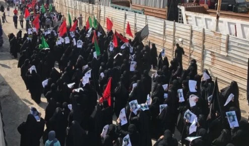 مسيرات غاضبة في البحرين احتجاجاً على قتل الشرطة الشاب عبدالله العجوز مسيرات غاضبة في البحرين احتجاجاً على قتل الشرطة الشاب عبدالله العجوز