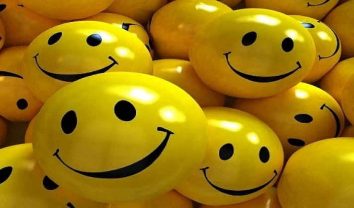 استمتع بالشمس... راقب السناجب في "يوم السعادة"! استمتع بالشمس... راقب السناجب في "يوم السعادة"!