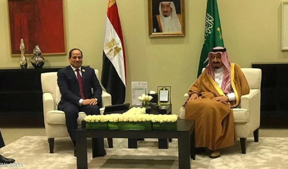 الملك سلمان بن عبدالعزيز والرئيس المصري عبدالفتاح السيسي التقيا على هامش القمة العربية في الأردن الملك سلمان بن عبدالعزيز والرئيس المصري عبدالفتاح السيسي التقيا على هامش القمة العربية في الأردن