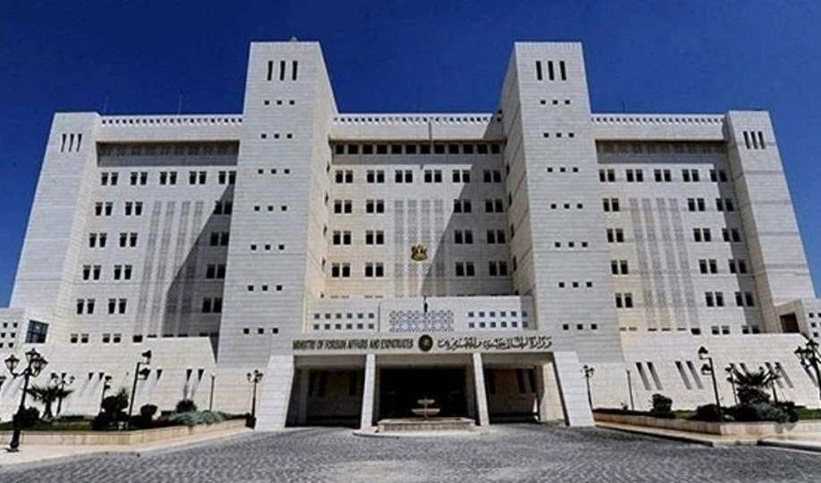 الخارجية السورية تطالب بمساءلة حكومات الدول التي تقوم بتسليح وتمويل الجماعات المسلّحة الخارجية السورية تطالب بمساءلة حكومات الدول التي تقوم بتسليح وتمويل الجماعات المسلّحة