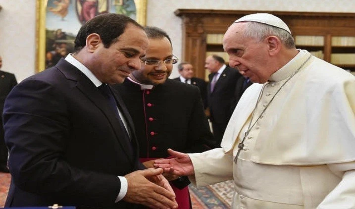 الرئيس المصري عبدالفتاح السيسي مستقبلاً البابا فرنسيس الرئيس المصري عبدالفتاح السيسي مستقبلاً البابا فرنسيس