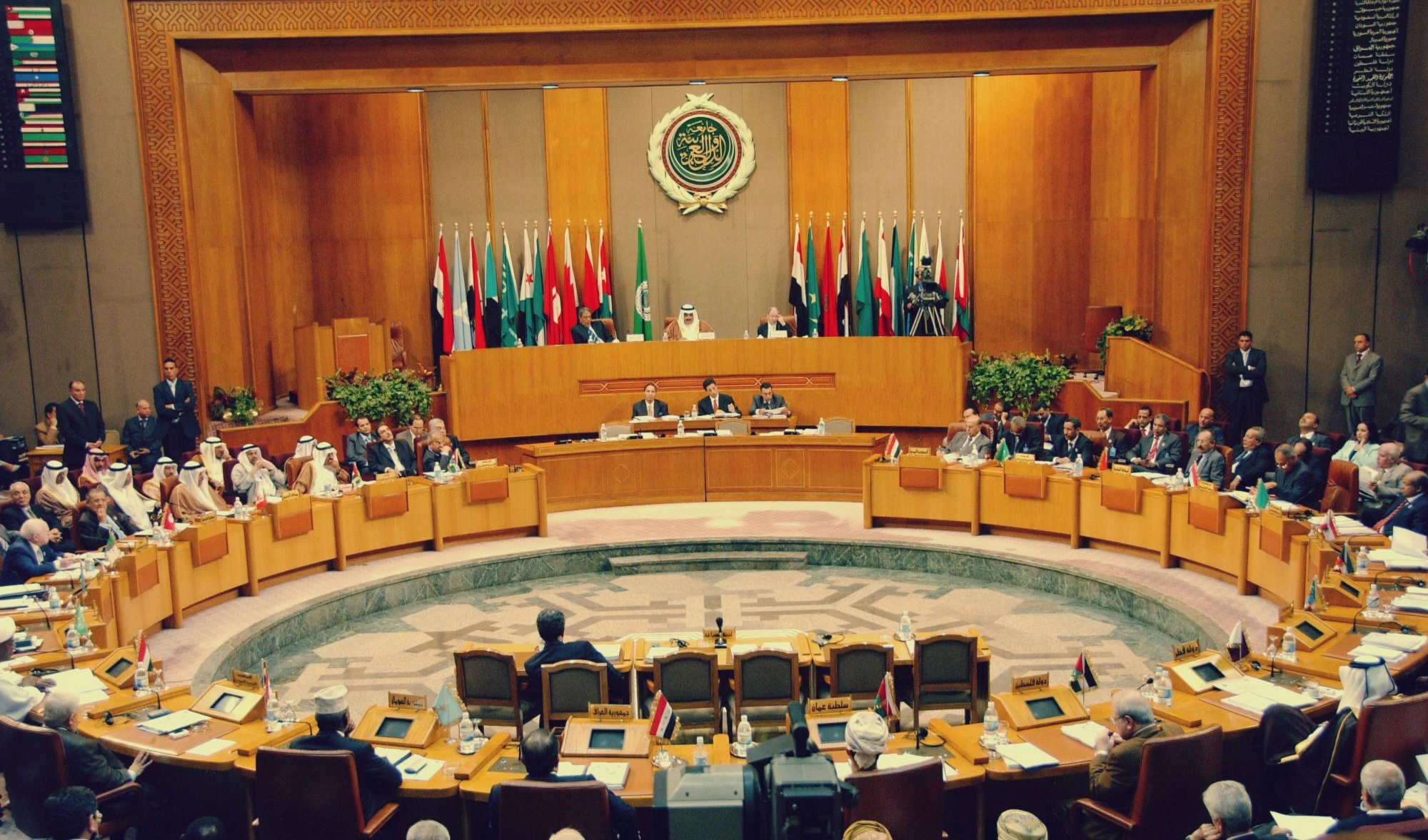 نجح الملك الأردني في إقناع الرئيس المصري عبد الفتاح السيسي بتنحيه خلافاته مع رئيس السلطة الفلسطينية محمود عباس نجح الملك الأردني في إقناع الرئيس المصري عبد الفتاح السيسي بتنحيه خلافاته مع رئيس السلطة الفلسطينية محمود عباس