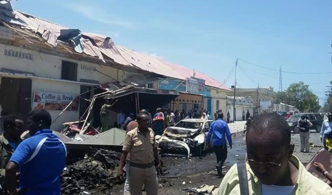 صورة للسيارة المفخخة التي انفجرت في العاصمة الصومالية الأربعاء صورة للسيارة المفخخة التي انفجرت في العاصمة الصومالية الأربعاء